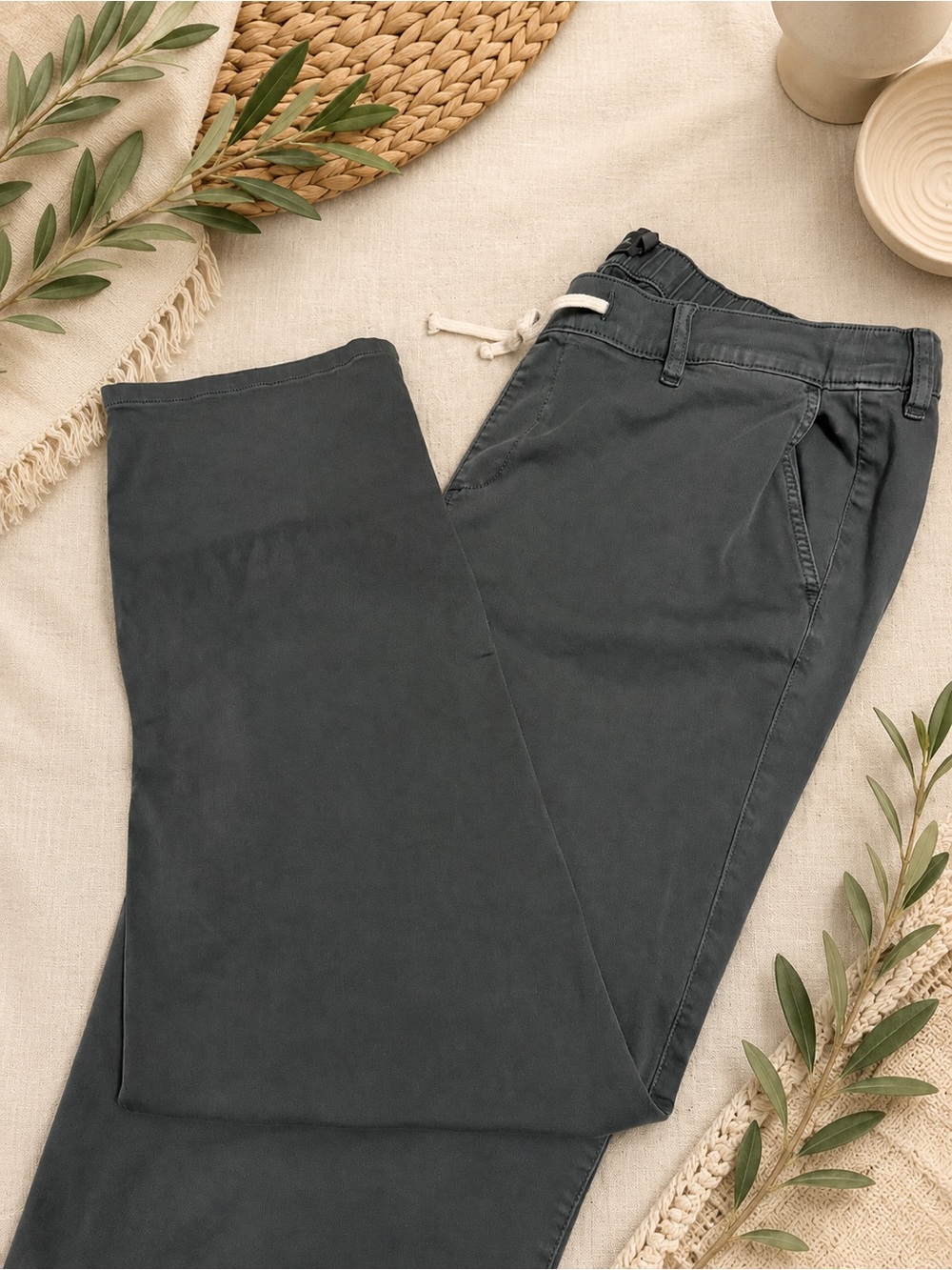 Torrid Weekend Mid-Rise Twill Straight Pant.
